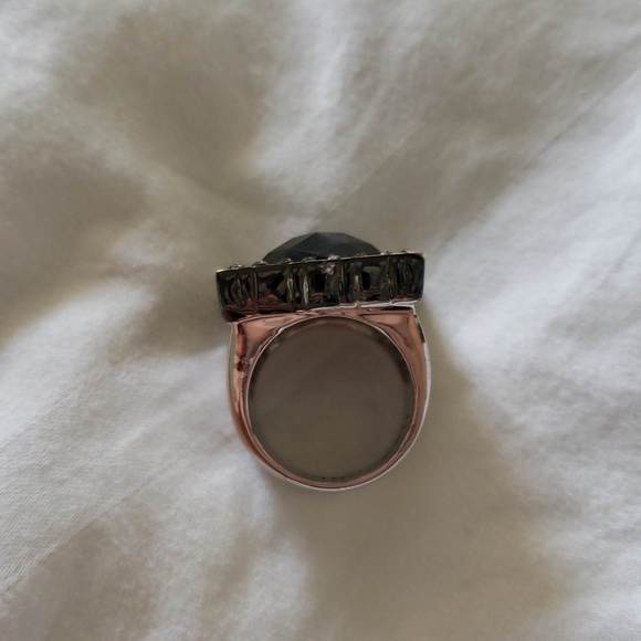 Ring - Picture 4 of 5